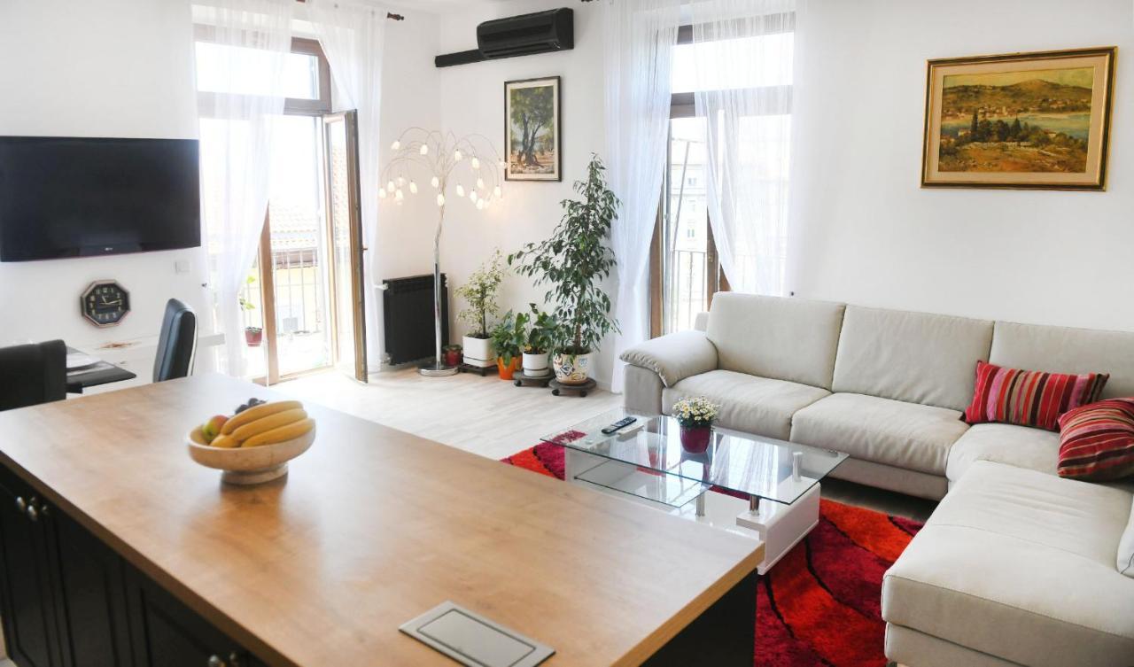 Divia Apartment Rijeka Eksteriør billede