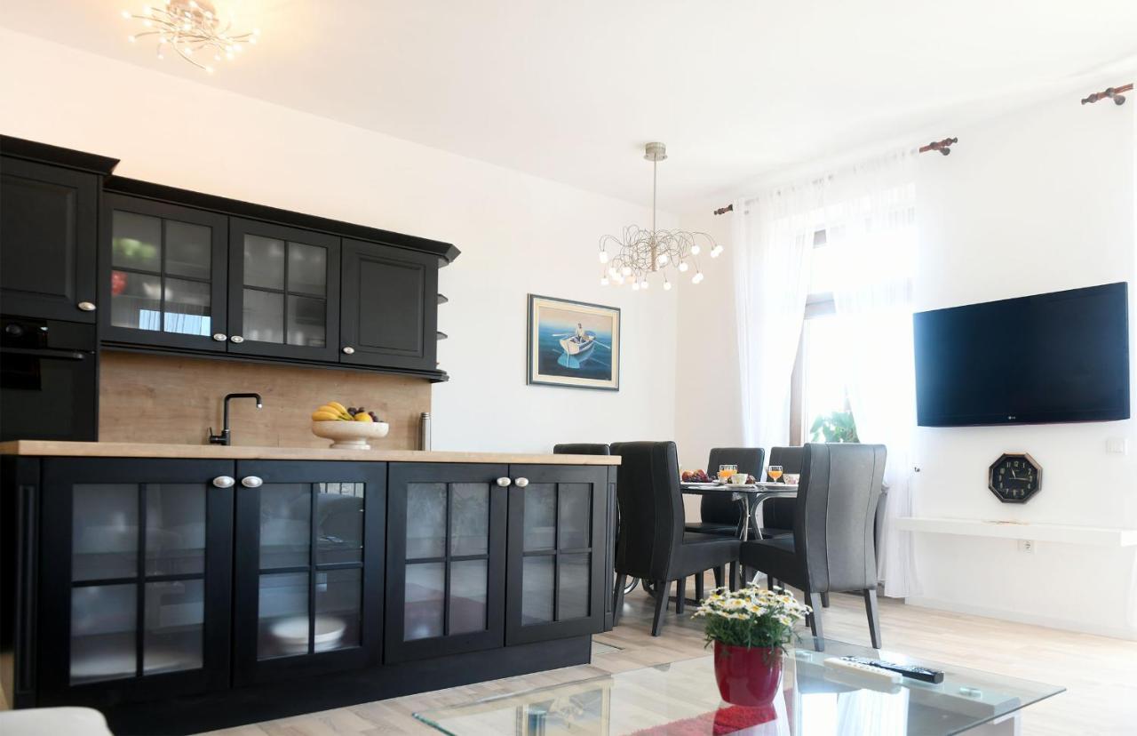 Divia Apartment Rijeka Eksteriør billede